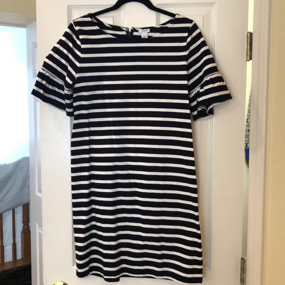 EUC jcrew striped dress with ruffle sleeve